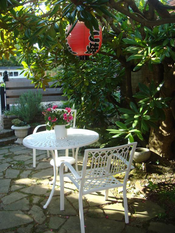 Little Dane Court Bed & Breakfast Тентърдън Стая снимка